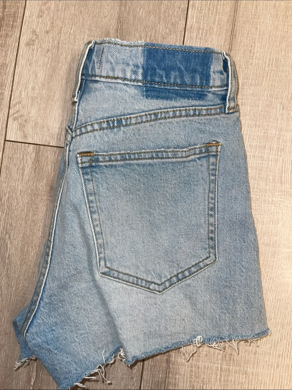 Abercrombie & Fitch Light Blue High-Rise Denim Cutoff Shorts ‘The Mom Short’ 24